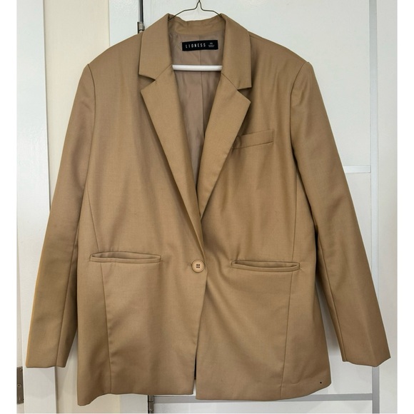 Lioness Blazer - Picture 10 of 13